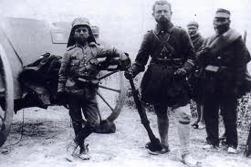 Αφιερώματα στη Μάχη των Γιαννιτσών